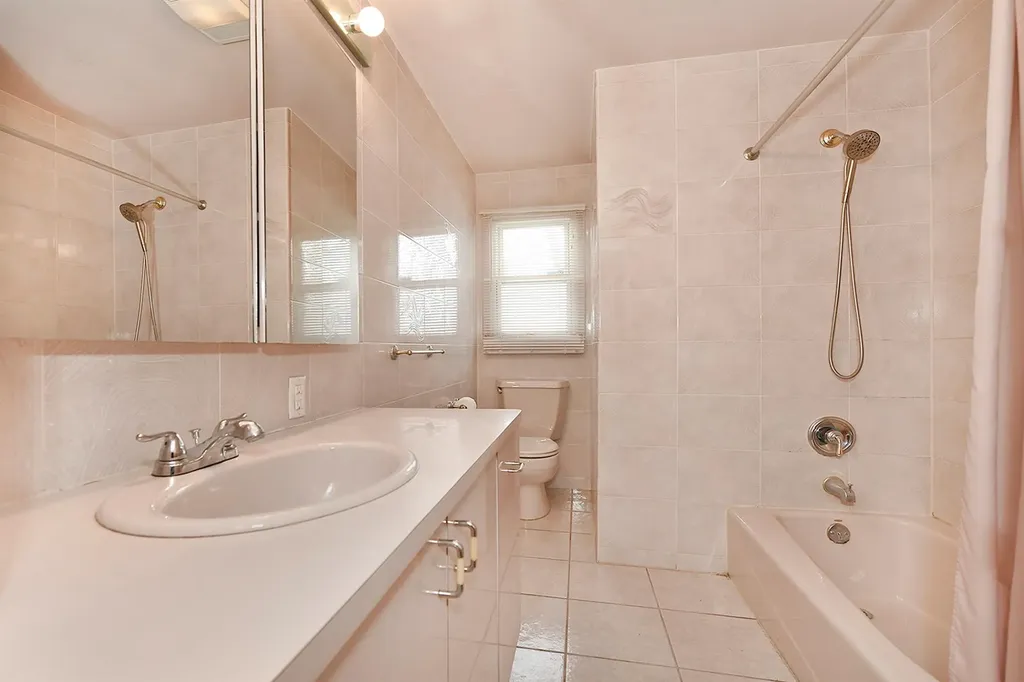 103 Cedar Drive W Plainview NY 11803