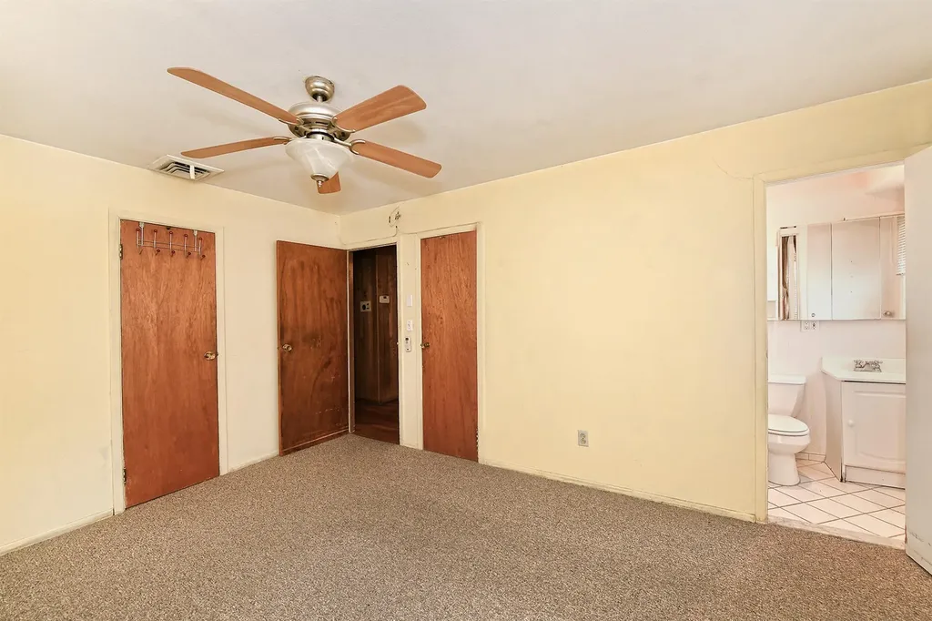 103 Cedar Drive W Plainview NY 11803