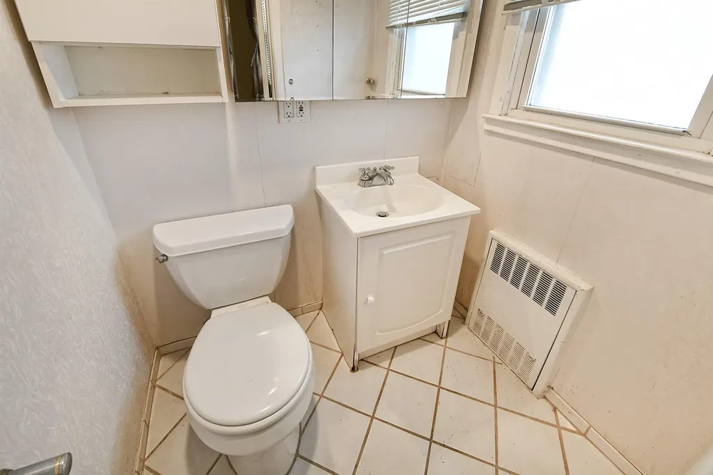 103 Cedar Drive W Plainview NY 11803