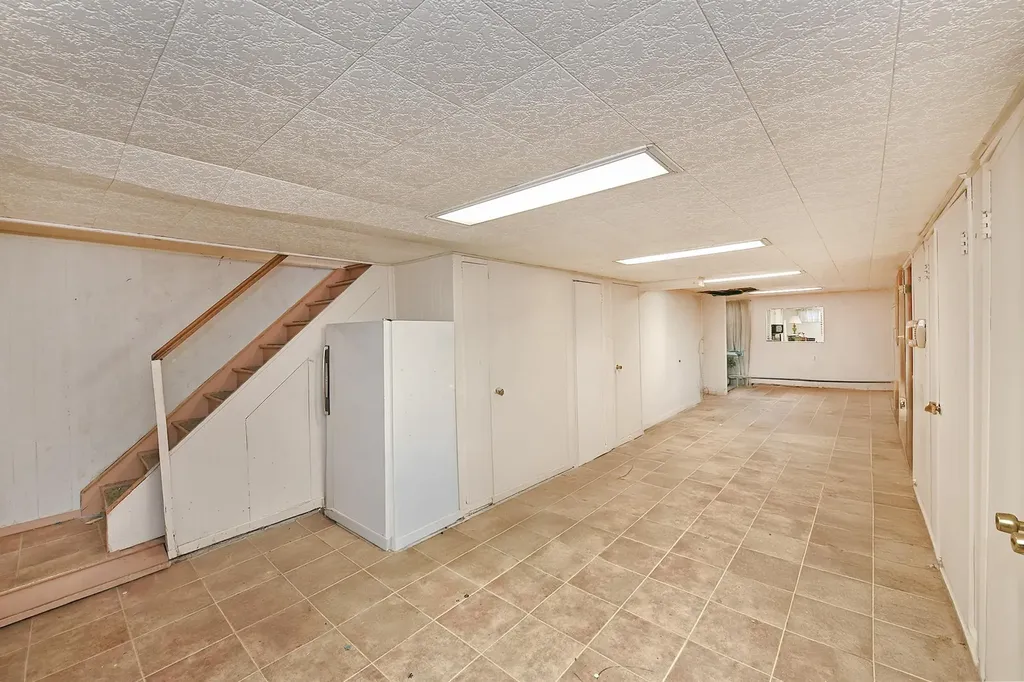 103 Cedar Drive W Plainview NY 11803