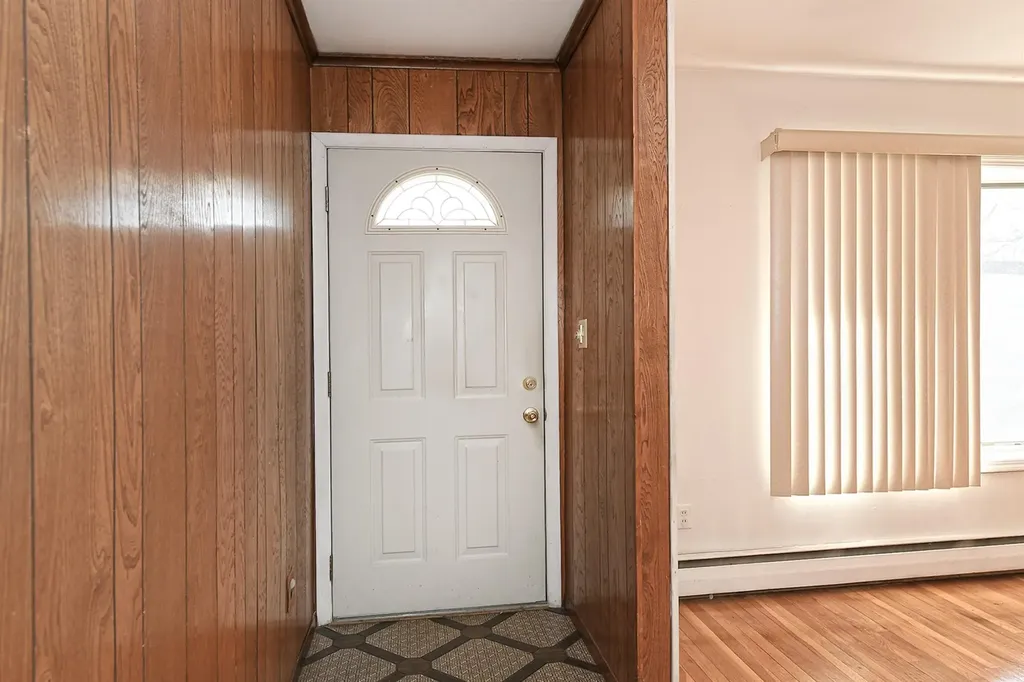 103 Cedar Drive W Plainview NY 11803