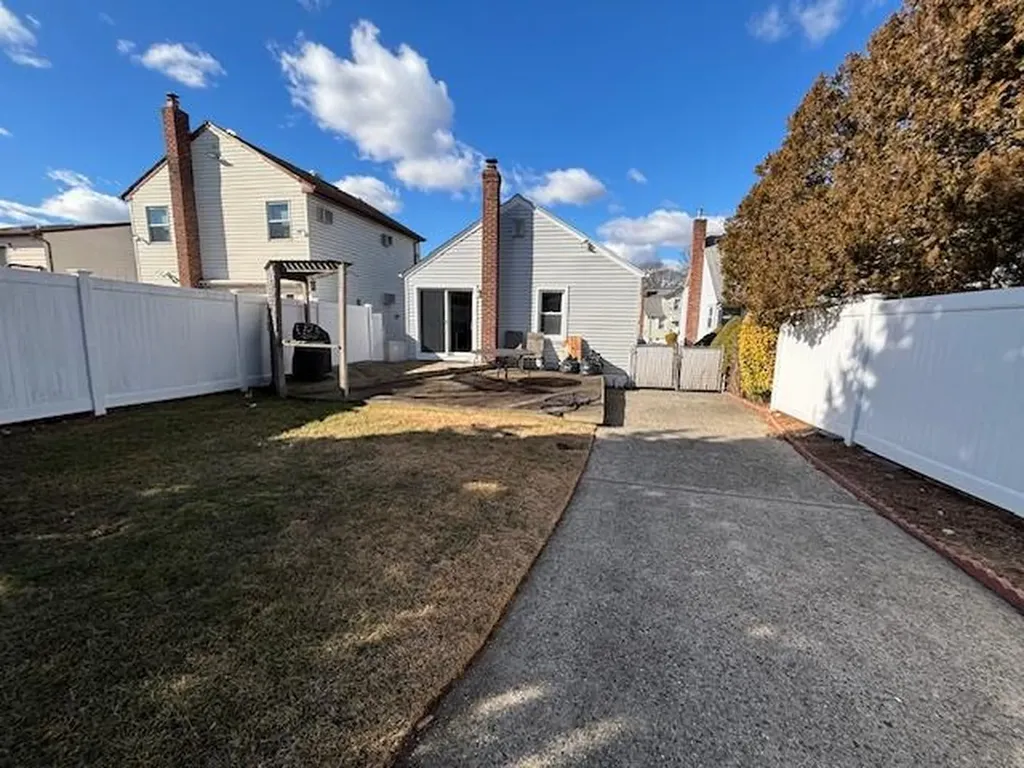 237 Keller Avenue Elmont NY 11003