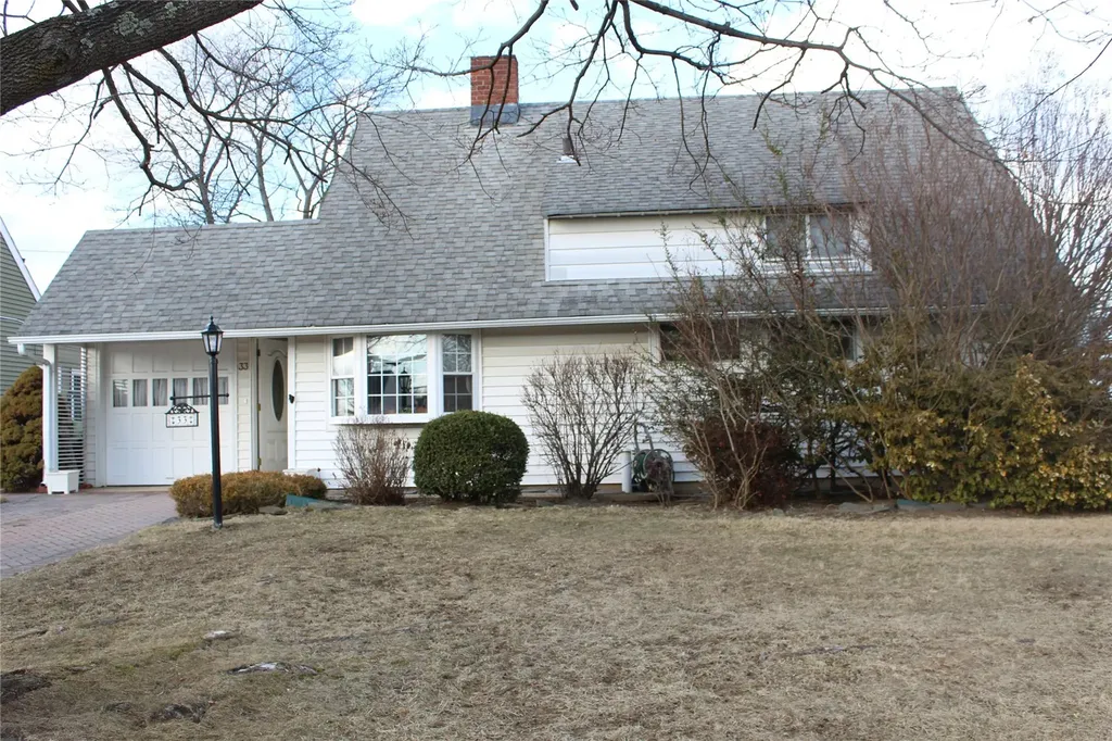 33 Deep Lane Wantagh NY 11793