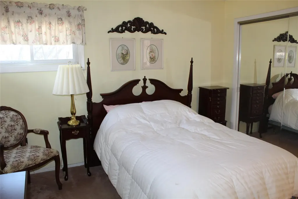 33 Deep Lane Wantagh NY 11793