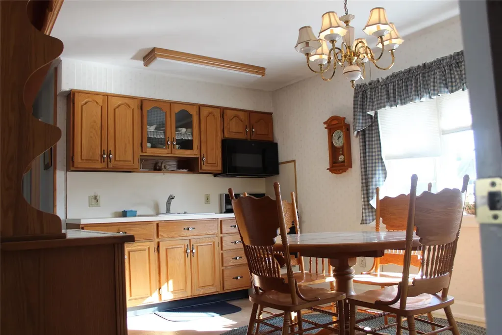 33 Deep Lane Wantagh NY 11793