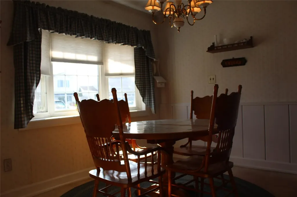 33 Deep Lane Wantagh NY 11793