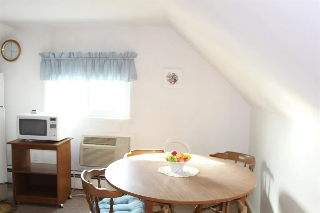 33 Deep Lane Wantagh NY 11793
