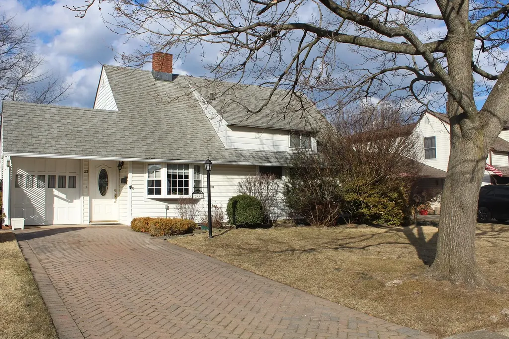 33 Deep Lane Wantagh NY 11793