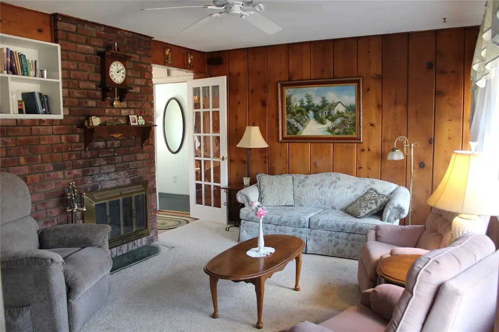 33 Deep Lane Wantagh NY 11793