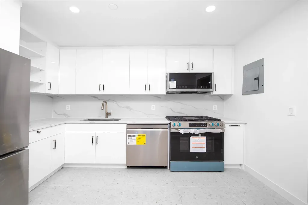 6960 Caldwell Avenue Maspeth NY 11378
