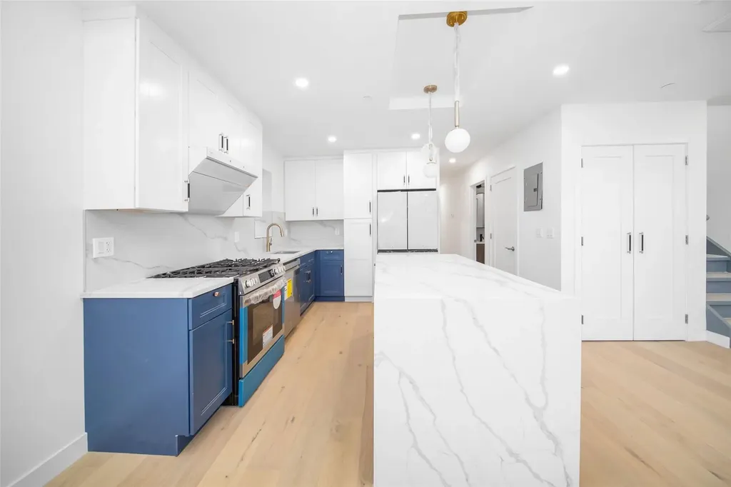 6960 Caldwell Avenue Maspeth NY 11378