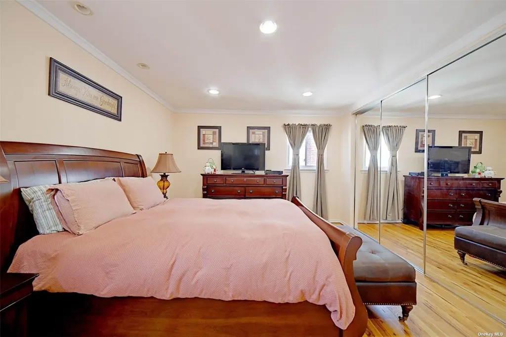 301 Barr Avenue Woodmere NY 11598