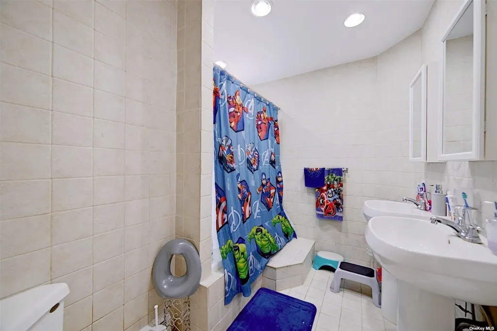 301 Barr Avenue Woodmere NY 11598