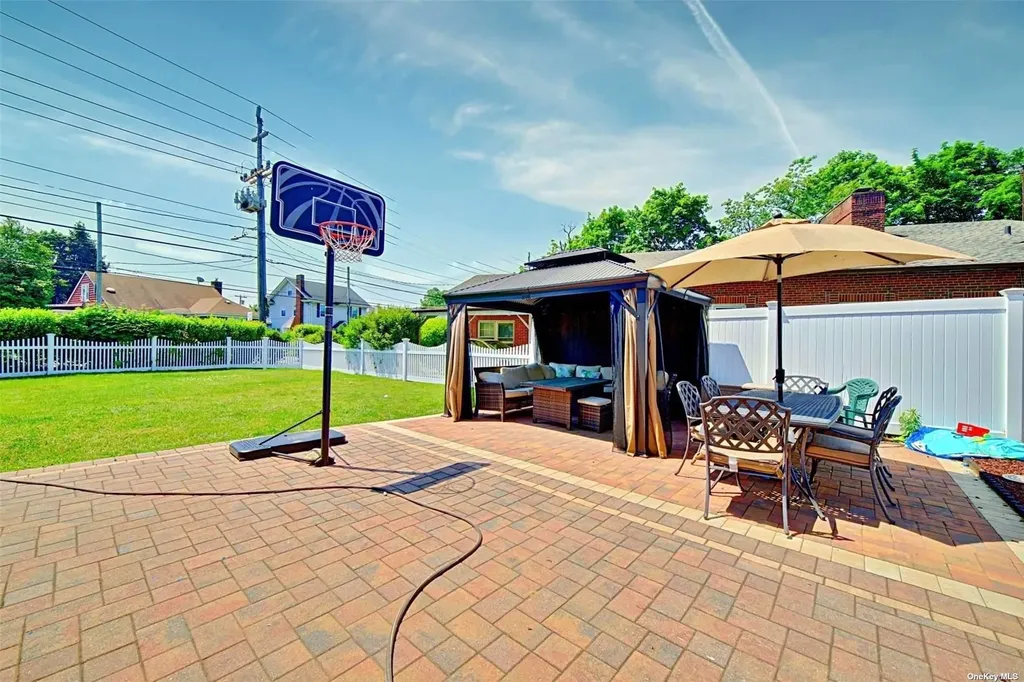 301 Barr Avenue Woodmere NY 11598