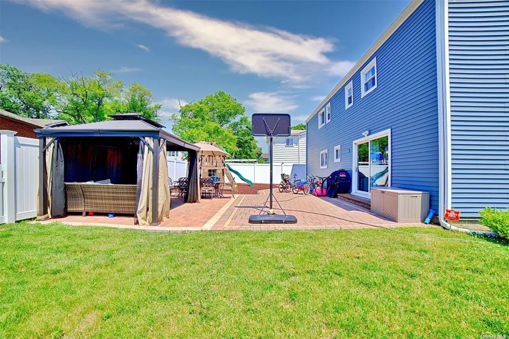 301 Barr Avenue Woodmere NY 11598