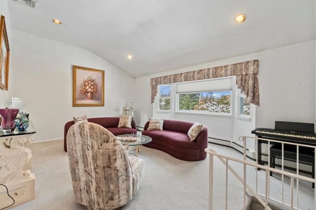 11 White Cliff Lane Nesconset NY 11767