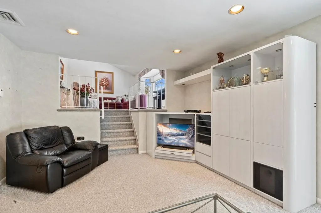 11 White Cliff Lane Nesconset NY 11767