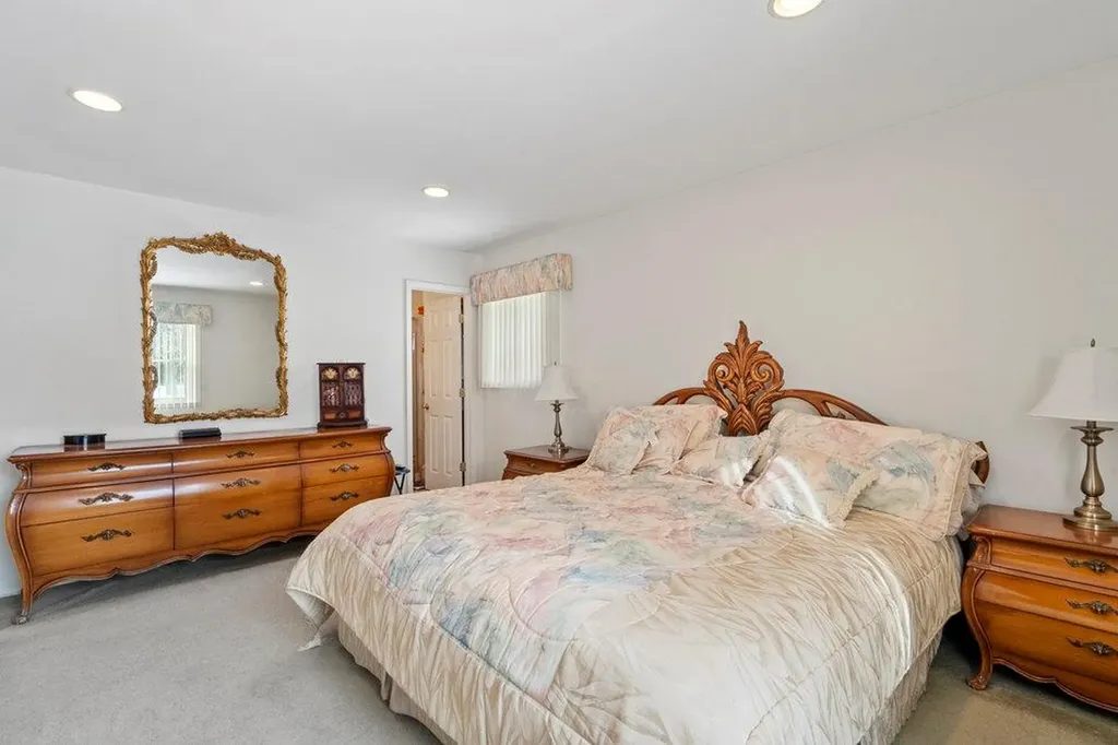 11 White Cliff Lane Nesconset NY 11767
