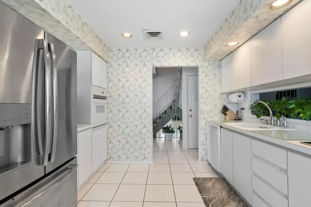 11 White Cliff Lane Nesconset NY 11767