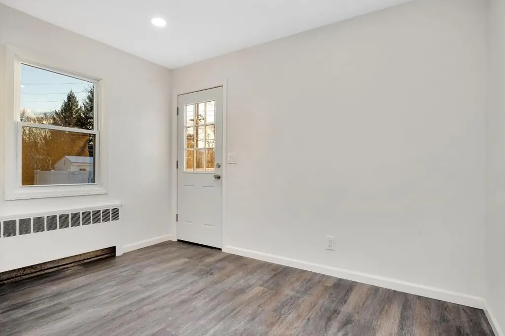 14 Neptune Avenue West Babylon NY 11704