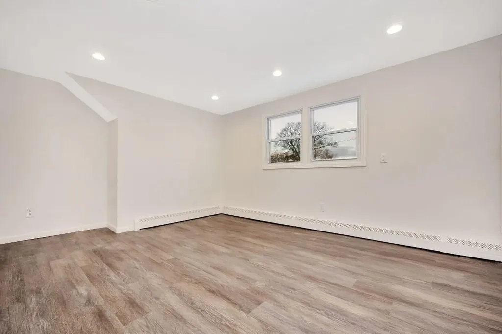 14 Neptune Avenue West Babylon NY 11704