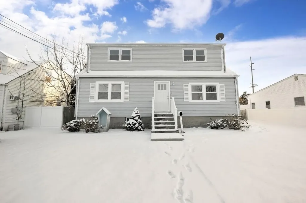 14 Neptune Avenue West Babylon NY 11704