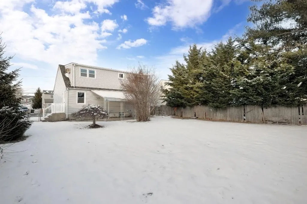 14 Neptune Avenue West Babylon NY 11704
