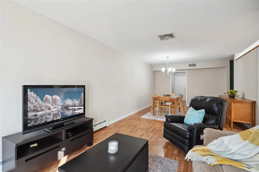 30 Doral Lane Bay Shore NY 11706