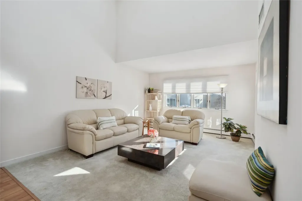 30 Doral Lane Bay Shore NY 11706