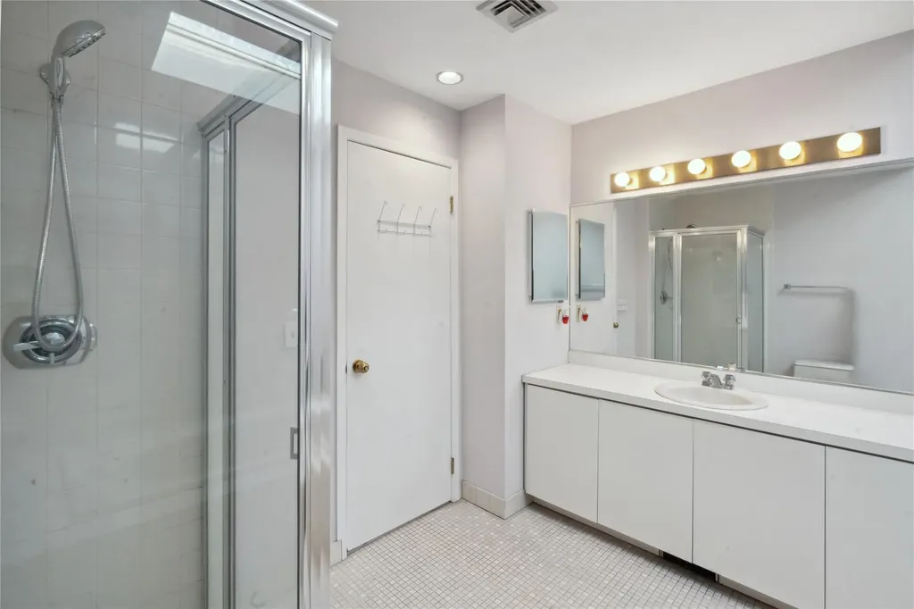 30 Doral Lane Bay Shore NY 11706