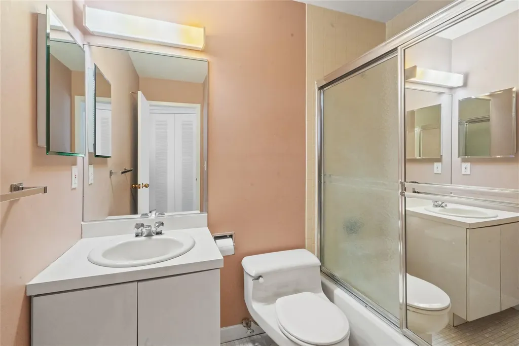 30 Doral Lane Bay Shore NY 11706