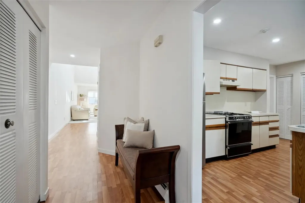 30 Doral Lane Bay Shore NY 11706