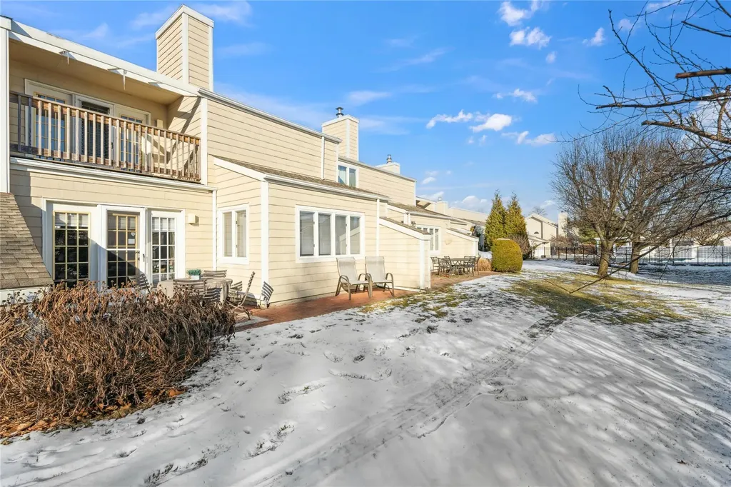 30 Doral Lane Bay Shore NY 11706