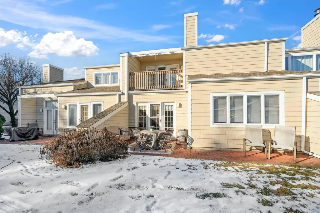30 Doral Lane Bay Shore NY 11706