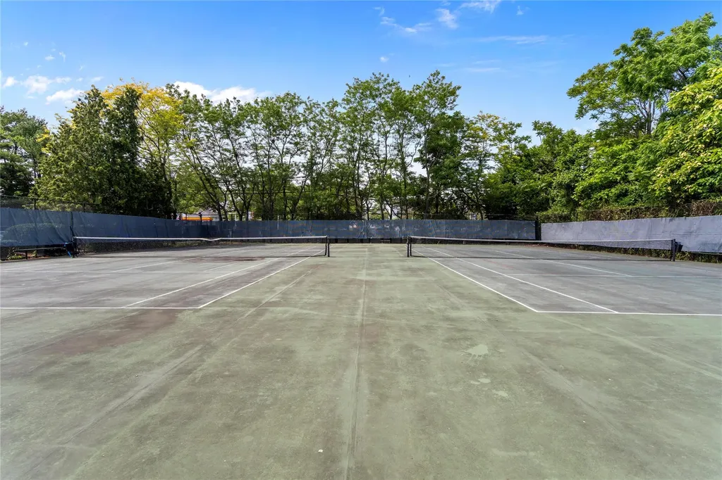 30 Doral Lane Bay Shore NY 11706