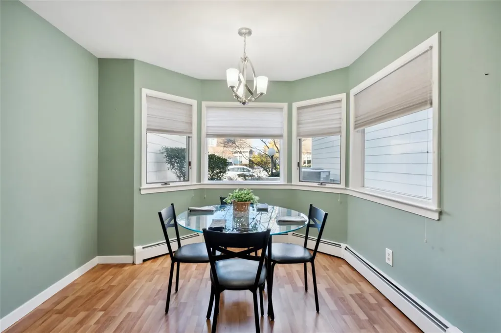 30 Doral Lane Bay Shore NY 11706