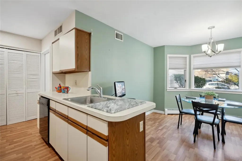 30 Doral Lane Bay Shore NY 11706