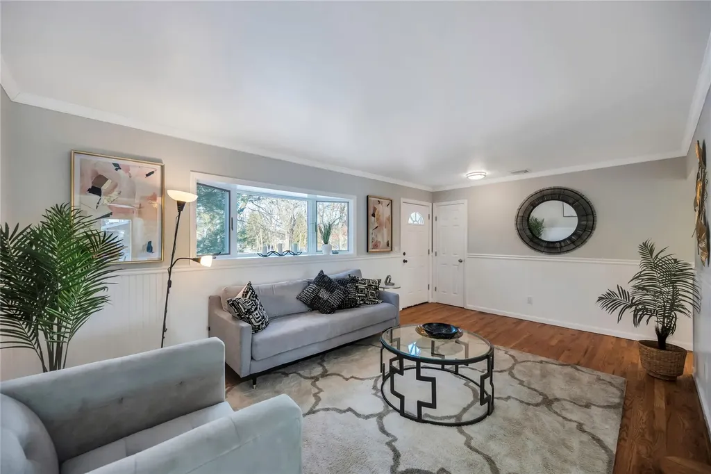 26 Raider Street West Babylon NY 11704