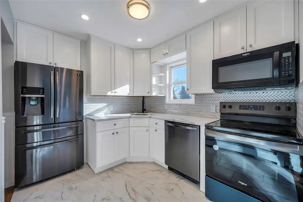 26 Raider Street West Babylon NY 11704