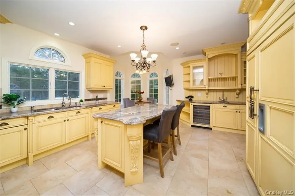 150 Crabapple Road Manhasset NY 11030