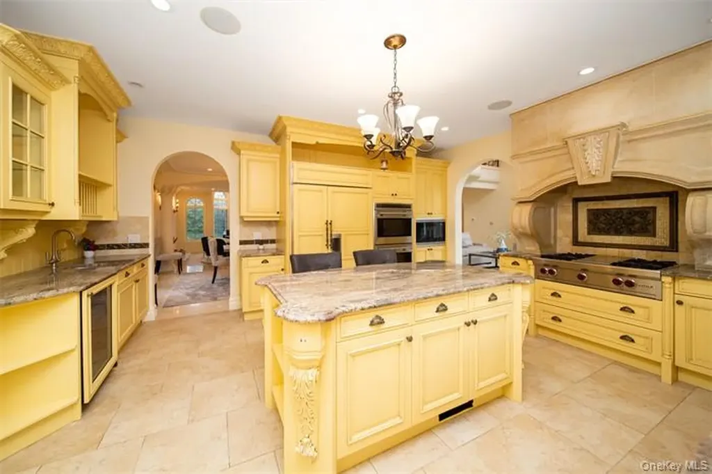 150 Crabapple Road Manhasset NY 11030