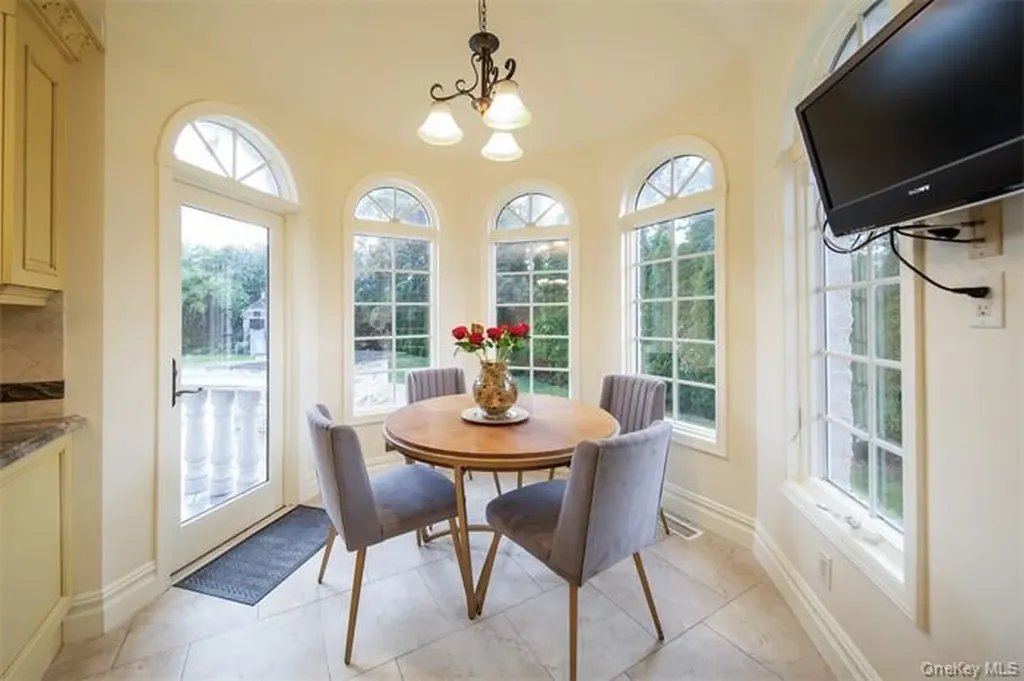 150 Crabapple Road Manhasset NY 11030
