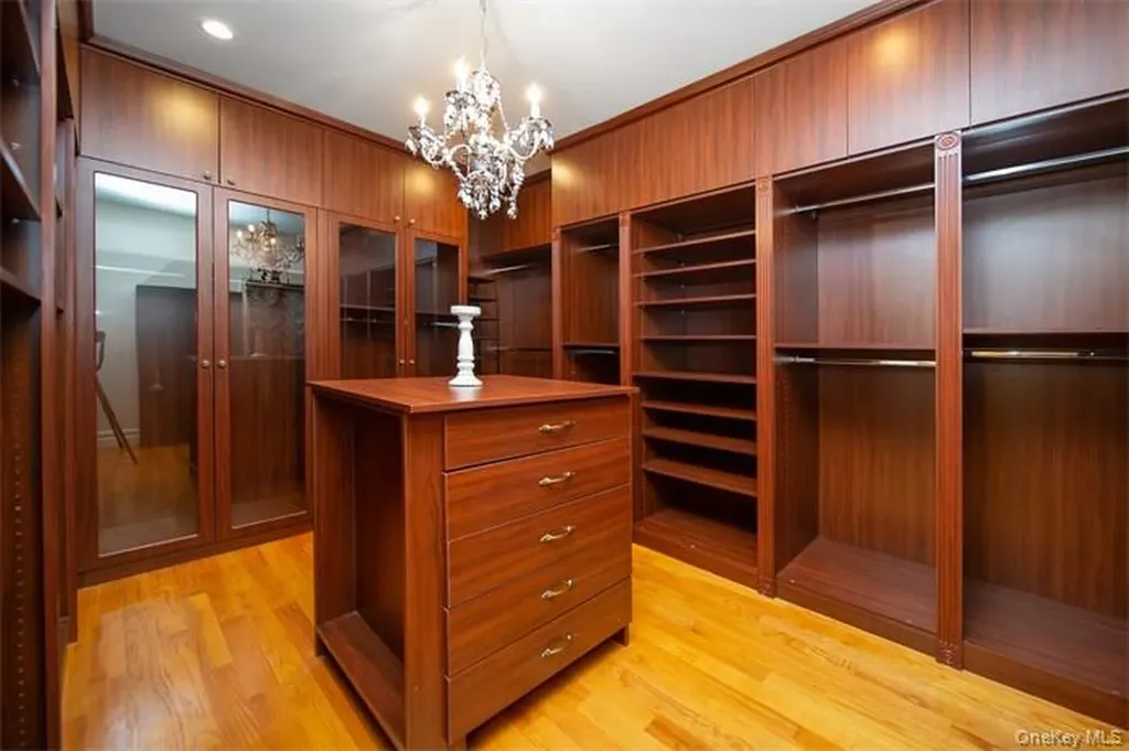 150 Crabapple Road Manhasset NY 11030