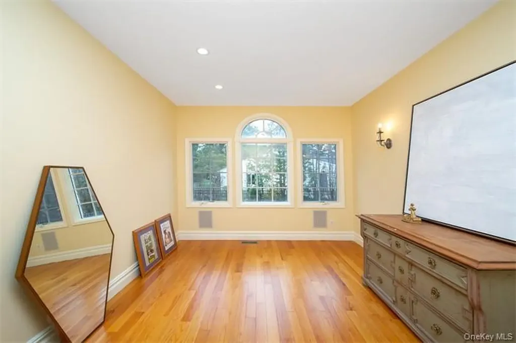 150 Crabapple Road Manhasset NY 11030