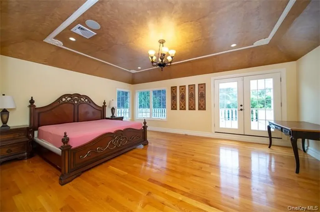 150 Crabapple Road Manhasset NY 11030