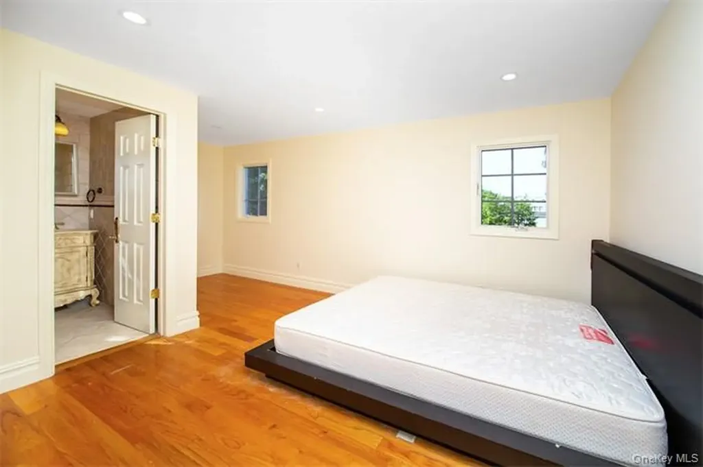 150 Crabapple Road Manhasset NY 11030