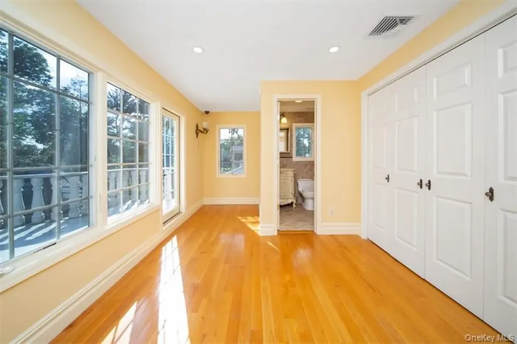 150 Crabapple Road Manhasset NY 11030