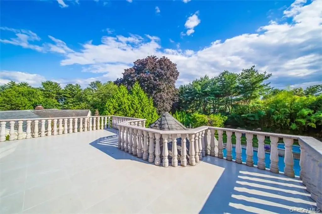 150 Crabapple Road Manhasset NY 11030