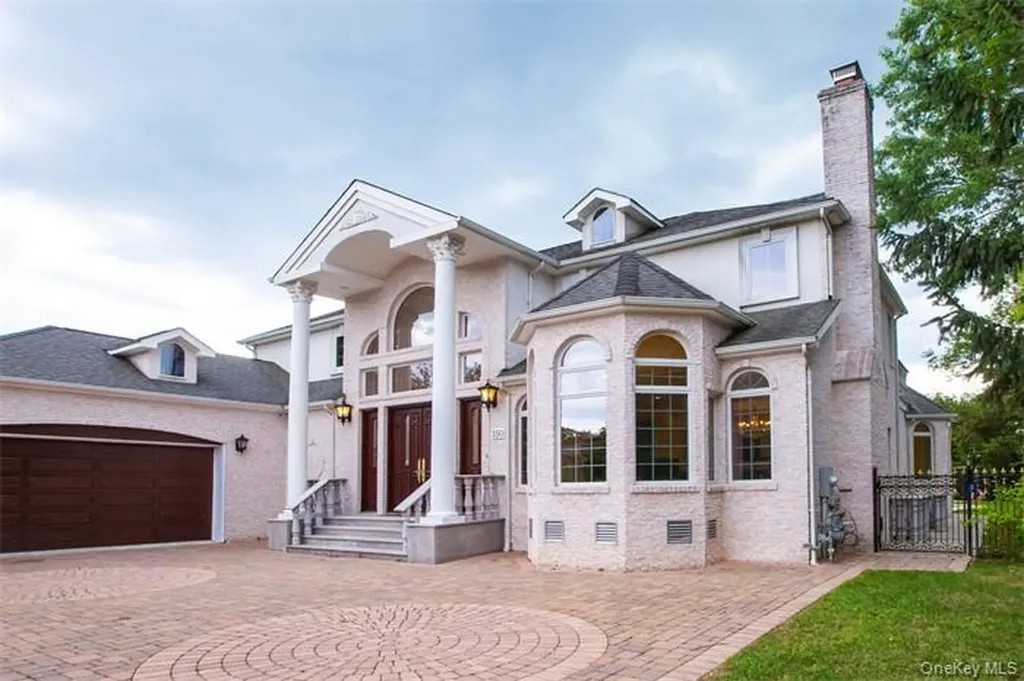 150 Crabapple Road Manhasset NY 11030