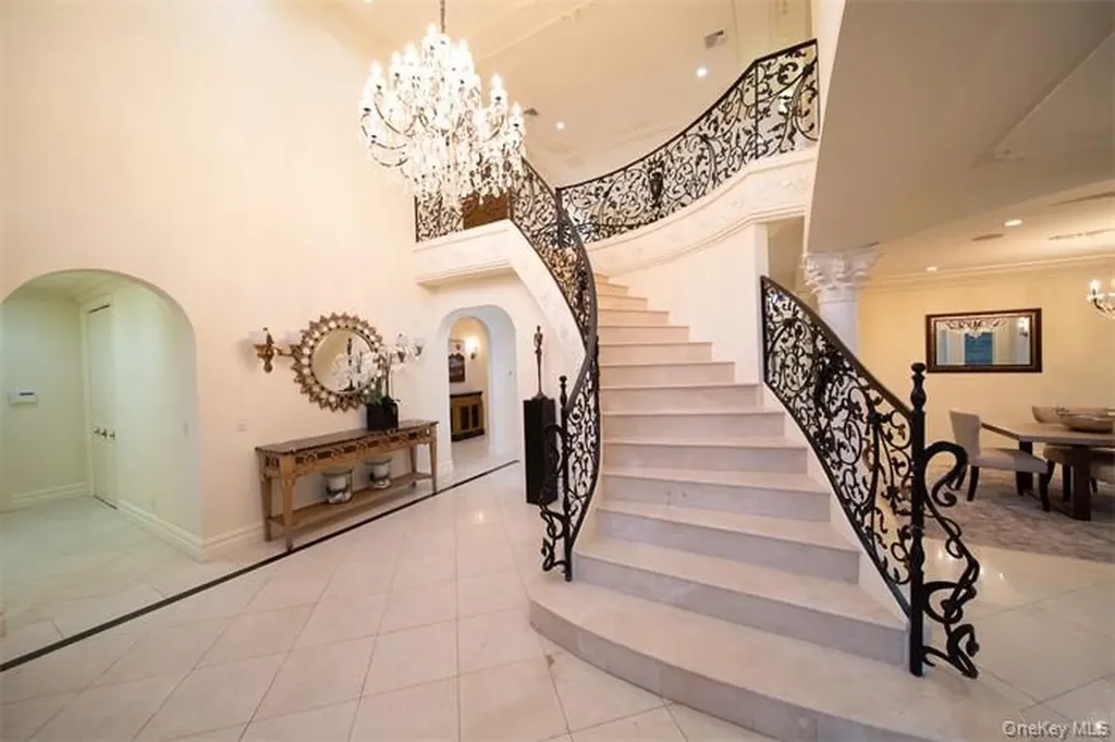 150 Crabapple Road Manhasset NY 11030